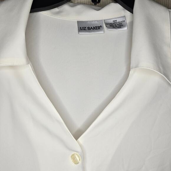 Liz Baker White Button Front Blouse, Size 18W – Classic Wardrobe Staple [0117] - Picture 4 of 9